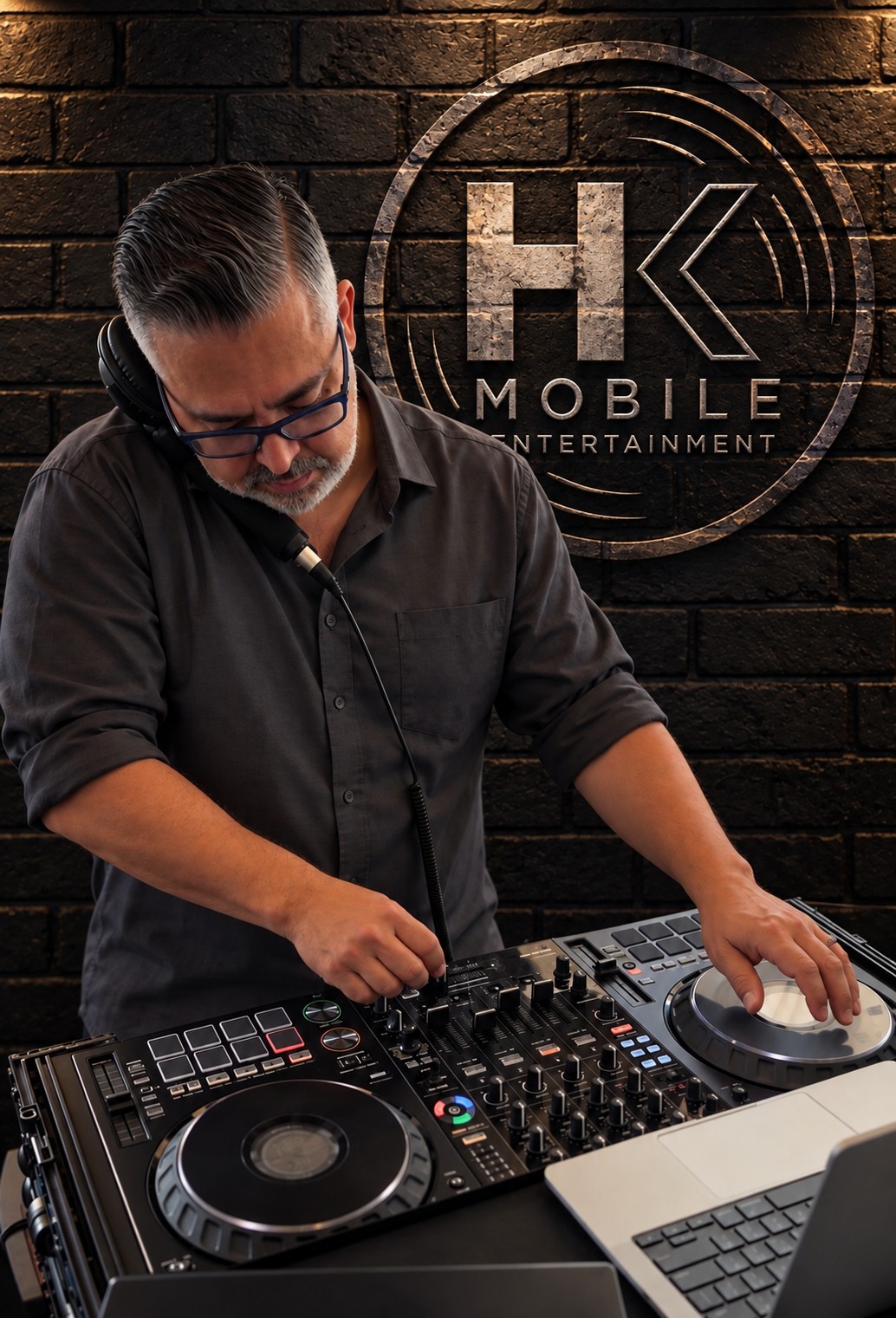 Jeff (DJ HK) mixing music